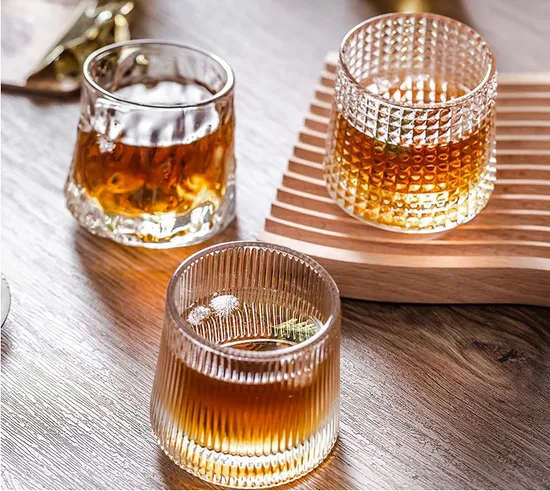 Creative Cocktail Goblet Personalized Style Martini Cup Octopus Porpoise Transparent Glass Goblet for Bar 